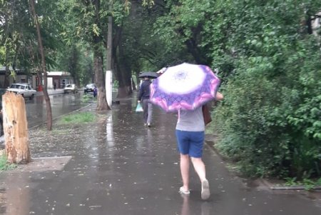 Сильный ливень обрушился на поселок Котовского (фото, видео)