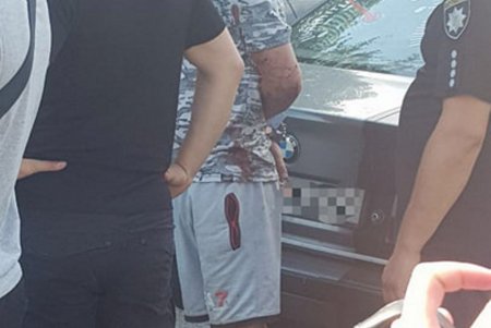 В Суворовском районе нетрезвый водитель перекрыл дорогу и наехал на полицейского (фото)