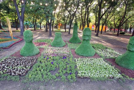 Выставка гигантских китайских фонарей в Савицком парке (фоторепортаж)