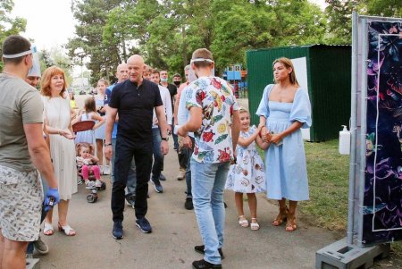 Выставка гигантских китайских фонарей в Савицком парке (фоторепортаж)