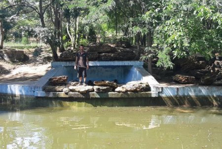 В парке Победы коммунальщики создают водяной грот (фото)