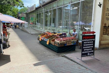 За неделю демонтировали 12 незаконных киосков и торговых точек (фото)
