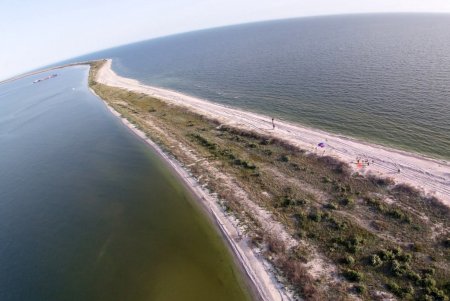 Украинские «морские котики» успешно провели первое боевое воздушное десантирование на остров Березань и Кинбурнскую косу (фото, видео)