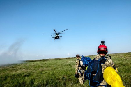 Украинские «морские котики» успешно провели первое боевое воздушное десантирование на остров Березань и Кинбурнскую косу (фото, видео)