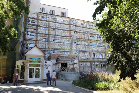 Капремонт детских больницы №2 и поликлиники №5 проводят поэтапно, не останавливая работу медучреждений (фото, видео)
