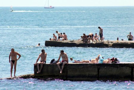 Пляж Ланжерон во время адаптивного карантина (фоторепортаж)