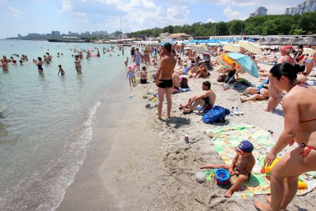 Пляж Ланжерон во время адаптивного карантина (фоторепортаж)