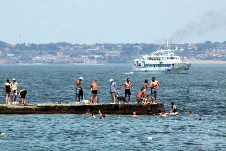 Пляж Ланжерон во время адаптивного карантина (фоторепортаж)