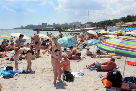 Пляж Ланжерон во время адаптивного карантина (фоторепортаж)