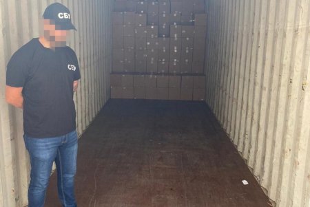 Контрабандисты пытались провезти в Одессу импортные сигареты на 10 миллионов гривен (фото)