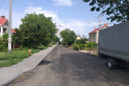 В Киевском районе ремонтируют улицу Ванцетти: обновится дорожное покрытие и появятся тротуары (фото)