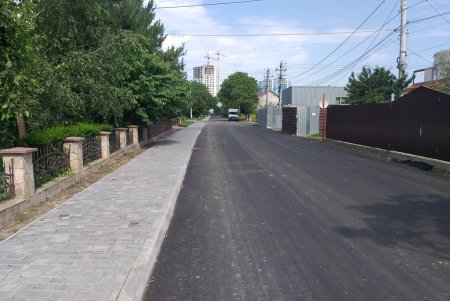 В Киевском районе ремонтируют улицу Ванцетти: обновится дорожное покрытие и появятся тротуары (фото)