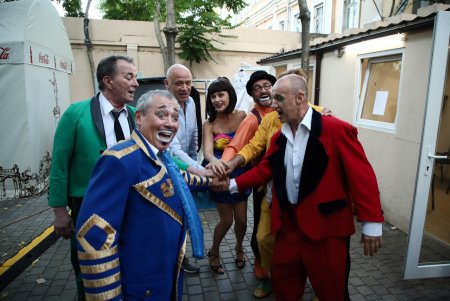 Мэр поздравил «Маски» с юбилеем на открытии сезона в Летнем театре (фото)