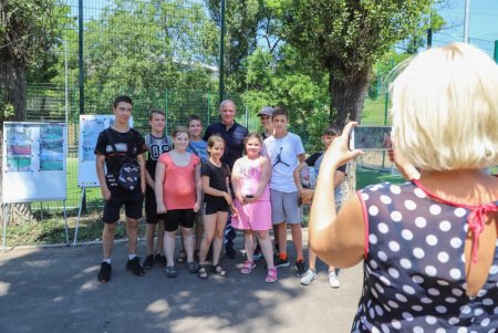 В школе №5 закончилось строительство спортплощадки — заниматься на ней смогут как ученики, так и местные жители (фото)