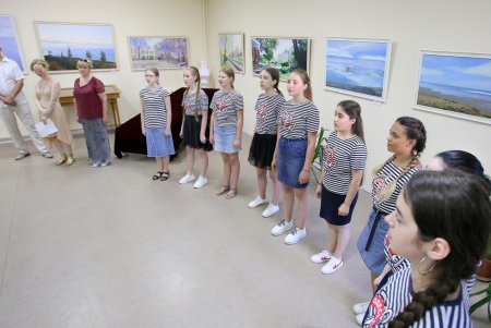 Симфония графики и живописи: выставка творческих работ одесского художника Виталия Парастюка (фоторепортаж)