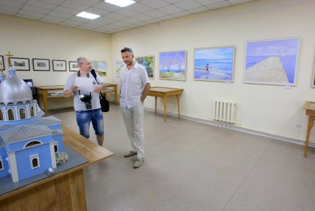 Симфония графики и живописи: выставка творческих работ одесского художника Виталия Парастюка (фоторепортаж)