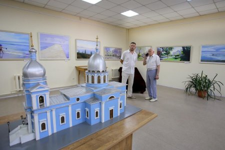 Симфония графики и живописи: выставка творческих работ одесского художника Виталия Парастюка (фоторепортаж)