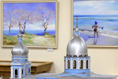 Симфония графики и живописи: выставка творческих работ одесского художника Виталия Парастюка (фоторепортаж)