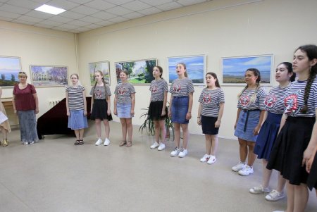 Симфония графики и живописи: выставка творческих работ одесского художника Виталия Парастюка (фоторепортаж)