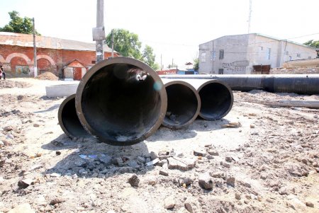 Реконструкция Новощепного Ряда: уже готовят основание для укладки новых трамвайных путей (фоторепортаж) 