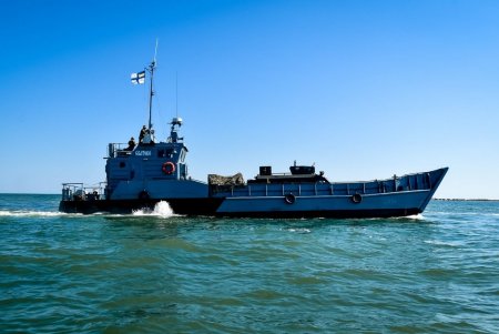 Одесские морпехи провели воздушно-морские учения (фото)