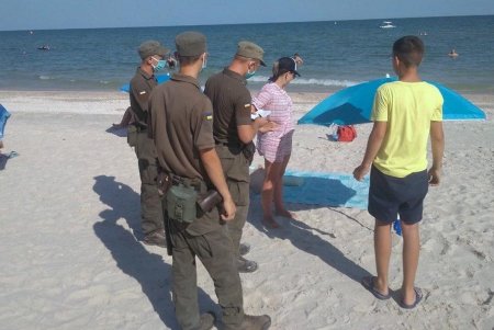 С начала лета Нацгвардейцы задержали на пляжах и в местах массового отдыха Одессы десятки правонарушителей (фото)
