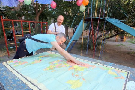 В одесском дворе на Средней «поселилась» Рыбачка Соня (фоторепортаж)