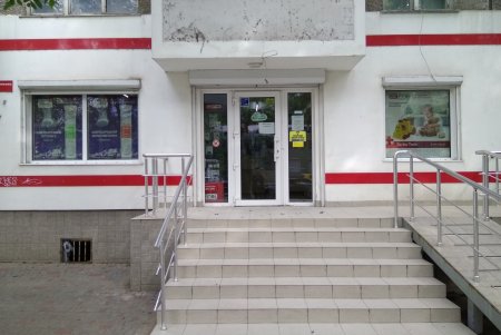На сотню незаконных рекламных вывесок в городе стало меньше (фото)