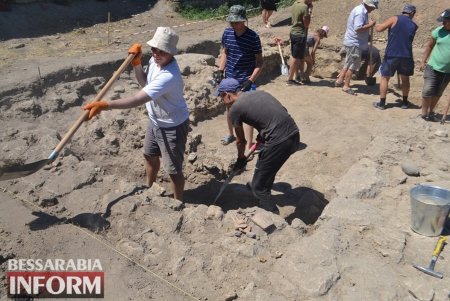 В Белгород-Днестровской крепости археологи нашли остатки центральной улицы античной Тиры (фото)