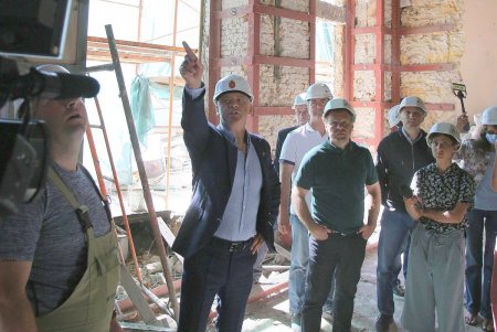 В доме Руссова уберут незаконные конструкции, а в доме Либмана укрепят фундамент: мэр Одессы проверил ход работ в памятниках архитектуры (фоторепортаж)