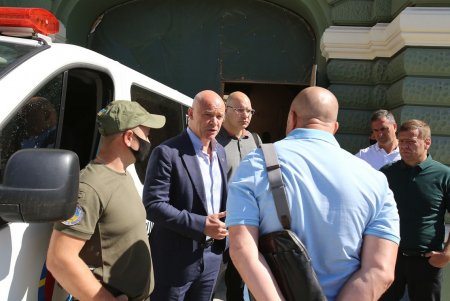 В доме Руссова уберут незаконные конструкции, а в доме Либмана укрепят фундамент: мэр Одессы проверил ход работ в памятниках архитектуры (фоторепортаж)