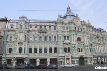 В доме Руссова уберут незаконные конструкции, а в доме Либмана укрепят фундамент: мэр Одессы проверил ход работ в памятниках архитектуры (фоторепортаж)