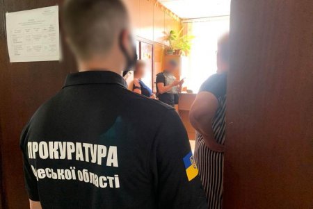 Лесничий госпредприятия попался на взятке в 90 тысяч гривен (фото)