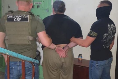 В Одессе организованная группировка сбывала оптом тяжелые наркотики, получая ежемесячную прибыль более миллиона гривен (фото)