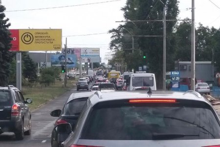 На Академика Глушко BMW врезался в столб (фото)