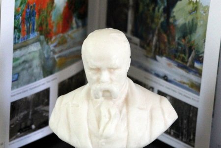 Презентация альбома «История Одессы в памятниках и скульптурах» (фоторепортаж)