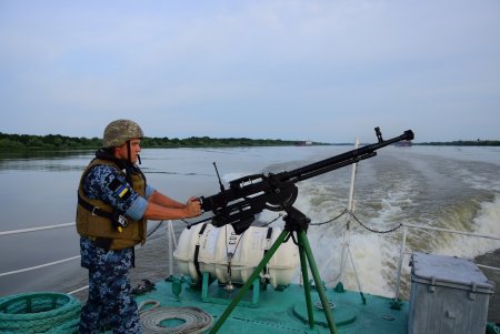 На острове Змеиный прошли тактические учения по обороне территории от условного противника (фото, видео)