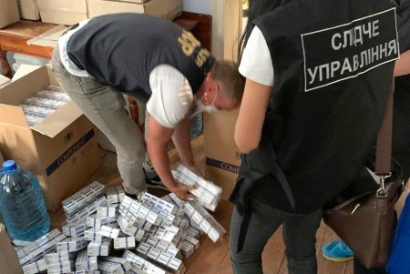 Подпольный цех с 12 тоннами алкоголя и контрафактными сигаретами обнаружили в Одесской области