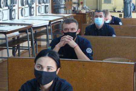 Курсантов морской академии посвятили в моряки-пограничники во время стажировки в отряде морской охраны (фото)