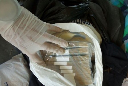В Белгород-Днестровском районе пограничники разоблачили нарушителя с полным багажником российско-советской пропаганды (фото)
