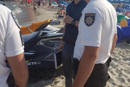 Скутеры, катамараны, лодки: на курортах региона проверяют лицензии у владельцев плавсредств (фото)