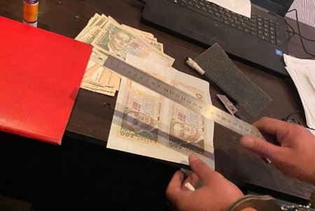Задержан фальшивомонетчик, продававший поддельные гривны в Одессе (фото, видео)