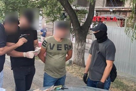 Задержан фальшивомонетчик, продававший поддельные гривны в Одессе (фото, видео)