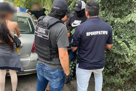 Задержан фальшивомонетчик, продававший поддельные гривны в Одессе (фото, видео)