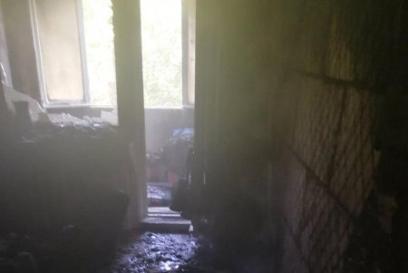 В Черноморске горела квартира: двух пенсионеров спасли