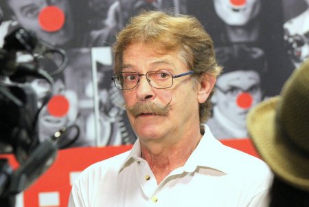 Юные одесситы из малообеспеченных семей посетили шоу комик-труппы «Маски» (фото)