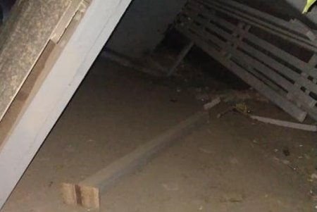 На Хуторской «ВАЗ» снес остановку общественного транспорта (фото)
