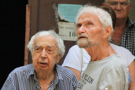 Во дворике на Успенской открыли скульптурную композицию «Одесский тополь – жизнь продолжается» (фоторепортаж)