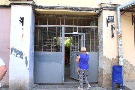 Во дворике на Успенской открыли скульптурную композицию «Одесский тополь – жизнь продолжается» (фоторепортаж)