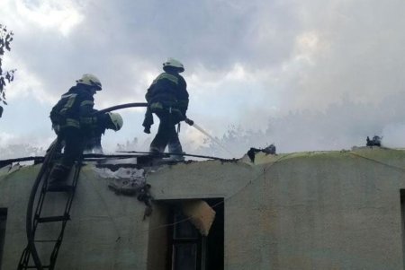 Возле села Великий Дальник горел жилой дом на четыре квартиры (фото)